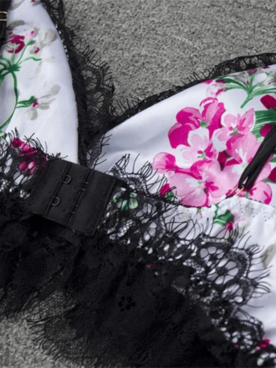 Floral Lace Cami Set – Elegant & Comfortable Sleepwear