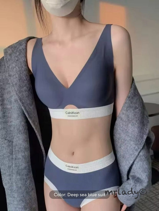 Calvin Klein Design Bra & Panty Set – Removable Pads