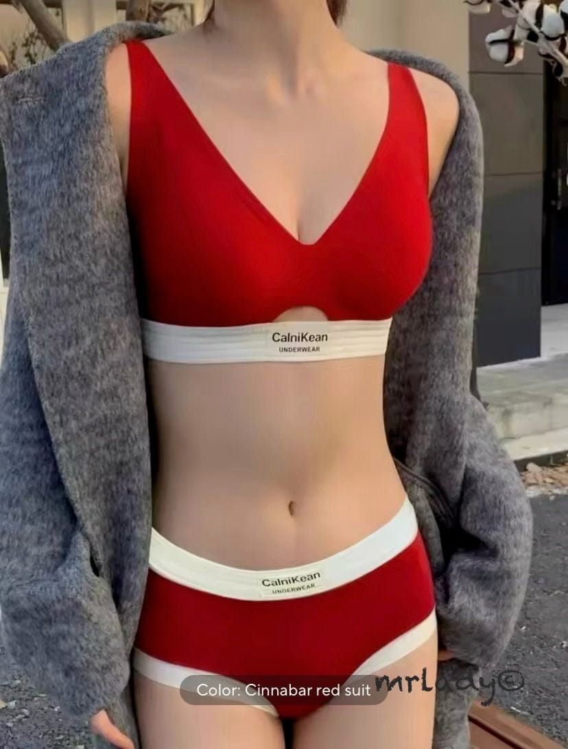 Calvin Klein Design Bra & Panty Set – Removable Pads